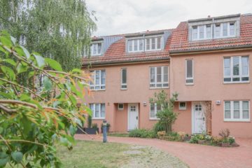 Family house in quiet, green area, 12107 Berlin, Reihenhaus