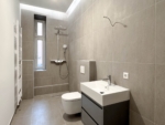 Upper floor apartment in Berlin - Duschbad