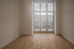 Sun-Filled Living Bliss: Stylish 3-Room Apartment with Balcony – Commission-Free - Schlafzimmer