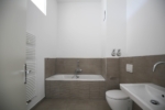 Provisionsfrei - 2 Zimmerwohnung mit Balkon - Badezimmer