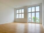 Dreamy 4-Bedroom Apartment with Balcony - Wohnzimmer