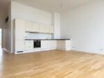 Dreamy 4-Bedroom Apartment with Balcony - Wohn-Esszimmer