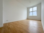 Dreamy 4-Bedroom Apartment with Balcony - Schlafzimmer