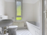 Provisionsfrei: Stadthaus mit viel Raum für Ihre Bedürfnisse - Badezimmer