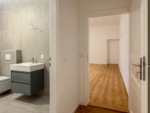 Großzügige Hochparterrewohnung mit Terrasse in Toplage - Flur