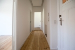 Stilvolle 1-Zimmer-Oase mit Balkon - Flur