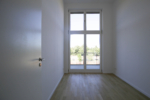 Attractive 2-Bedroom Apartment with Large Sunny Balcony - Schlafzimmer