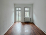 Pure city living: 2-room apartment on Kurfürstenstraße - Wohnzimmer