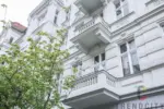 Provisionsfrei: Einzugsbereite Altbauwohnung in beliebter Kiez-Lage - Hausansicht