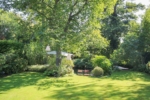 Beautiful architect-designed house on the water - Garten mit Wasserzugang