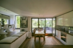 Beautiful architect-designed house on the water - Essbereich/Küche