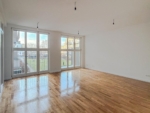 A unique living experience: 2-room apartment – commission-free - Wohnzimmer
