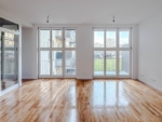 A unique living experience: 2-room apartment – commission-free - Wohnzimmer
