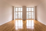Commission-Free! Modern, Bright 3-Bedroom Apartment for Couples & Families - Wohn-Essbereich