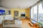 Attic apartment in Hakenfelde - Wohnzimmer