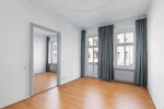 Hochwertig modernisierte Familienwohnung im Szenekiez - Visu Dielen in natur