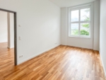 Große und lichtdurchflutete 4 Zimmerwohnung mit Loftcharakter - Zimmer 2