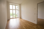 Charming two-room apartment in green Lichterfelde. - Schlafzimmer