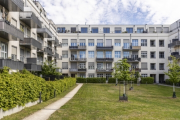 Charming two-room apartment in green Lichterfelde., 14167 Berlin, Upper floor apartment