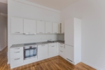Commission-Free! Modern, Bright 3-Bedroom Apartment for Couples & Families - Küche